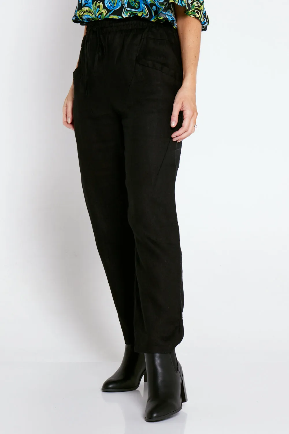 Yanisha Linen Pants - Black